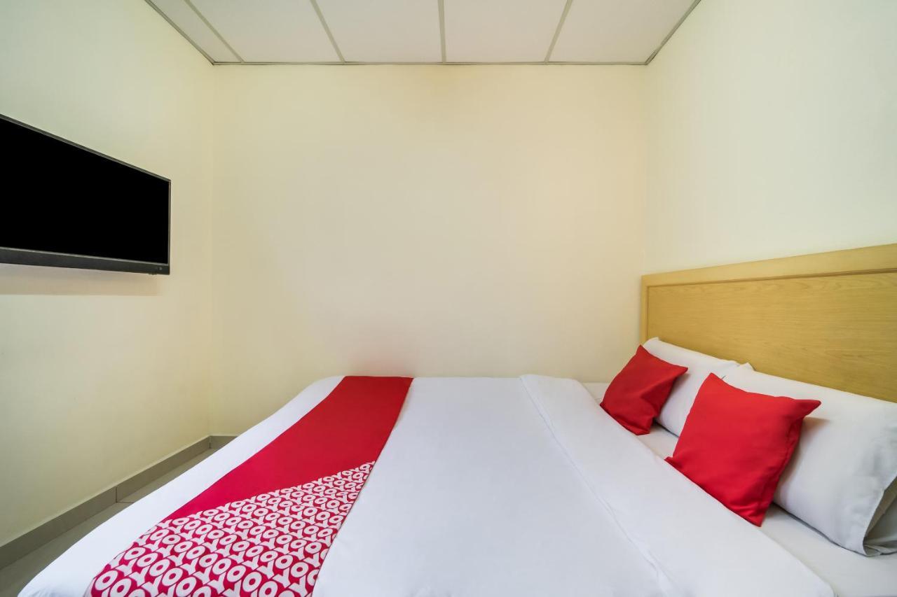 Oyo 301 River Inn Hotel Баттерворт Экстерьер фото