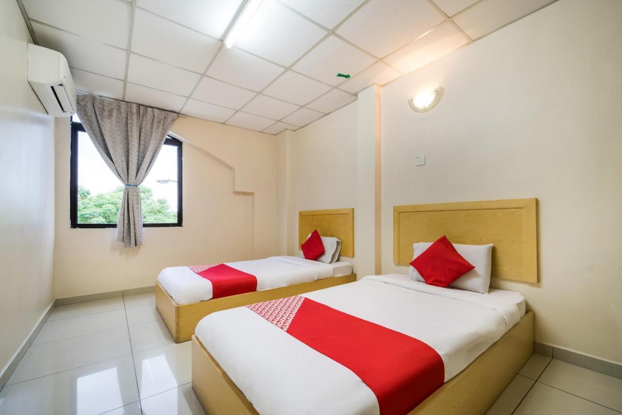 Oyo 301 River Inn Hotel Баттерворт Экстерьер фото